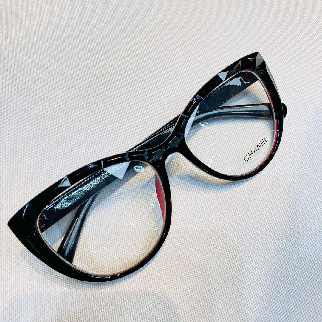 Casual fashion glasses