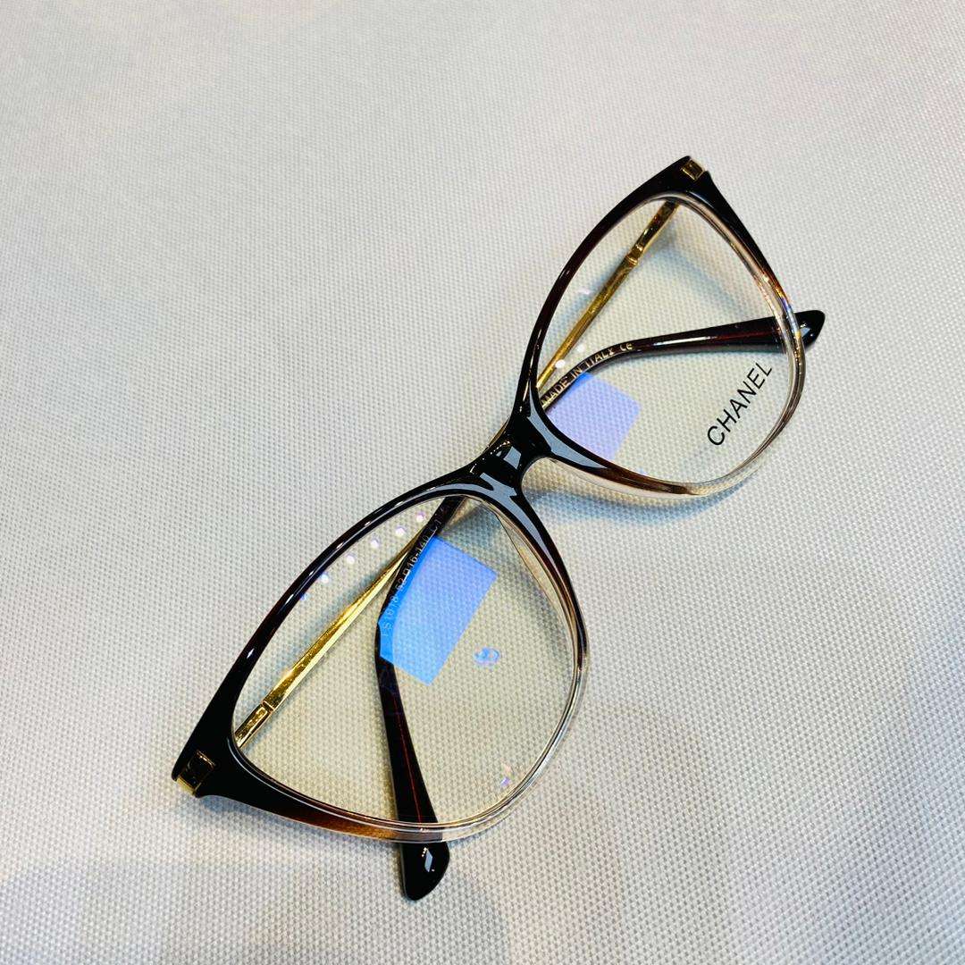 Casual fashion glasses
