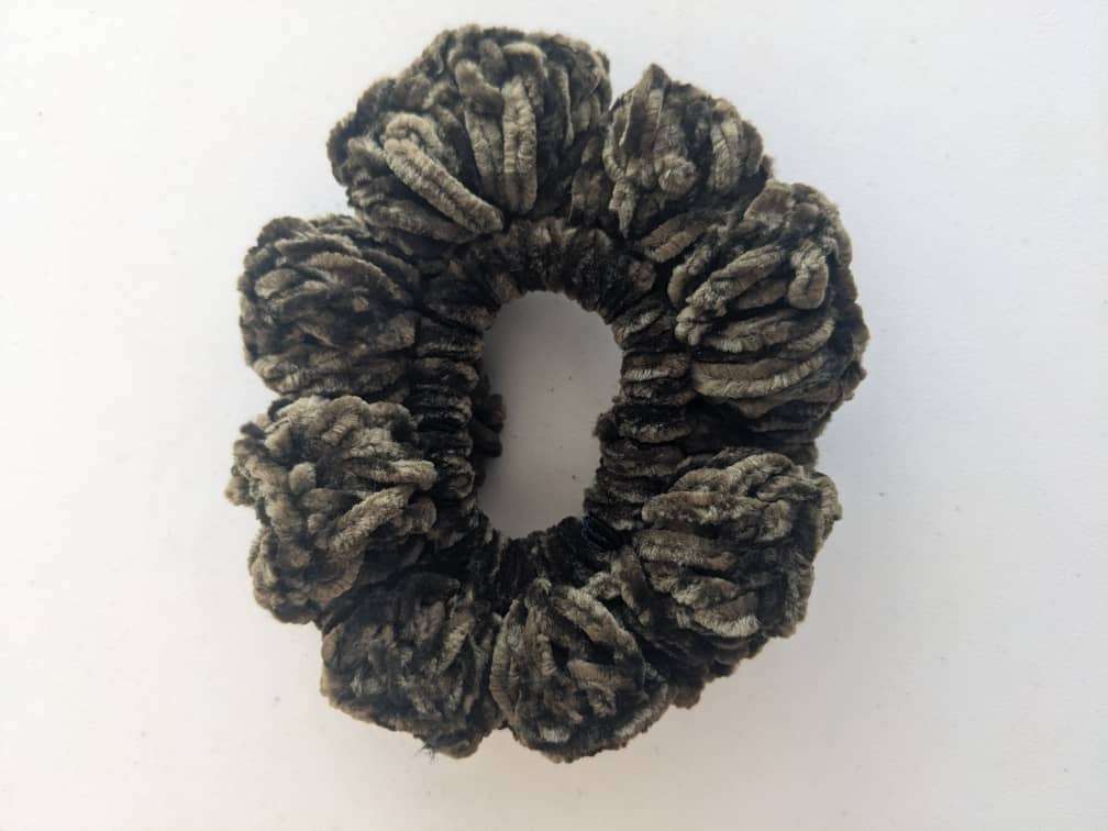 Crochet Frilly Ruffle Scrunchies / Garters
